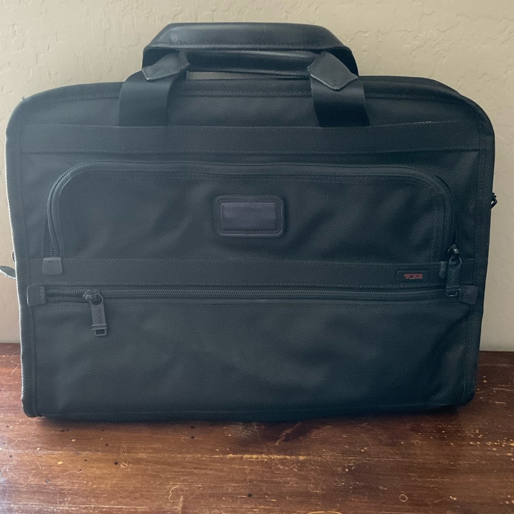 Tumi Brief